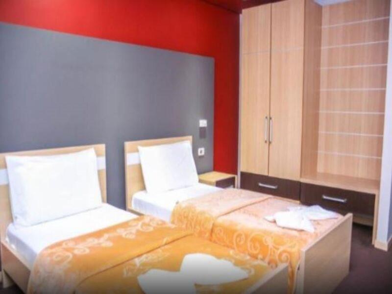 Hotel Vila Aeroport Ринас Экстерьер фото