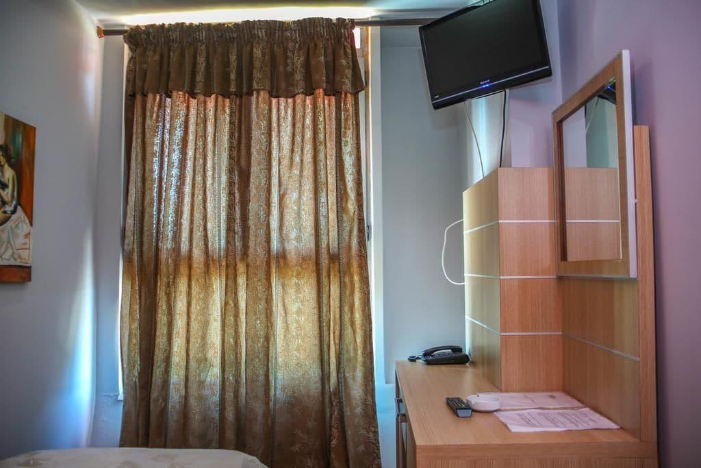 Hotel Vila Aeroport Ринас Экстерьер фото