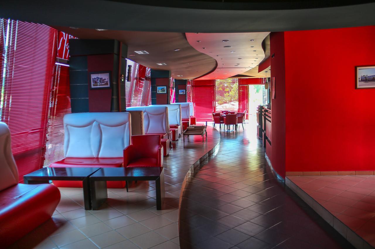 Hotel Vila Aeroport Ринас Экстерьер фото
