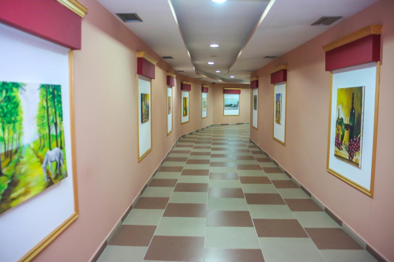 Hotel Vila Aeroport Ринас Экстерьер фото