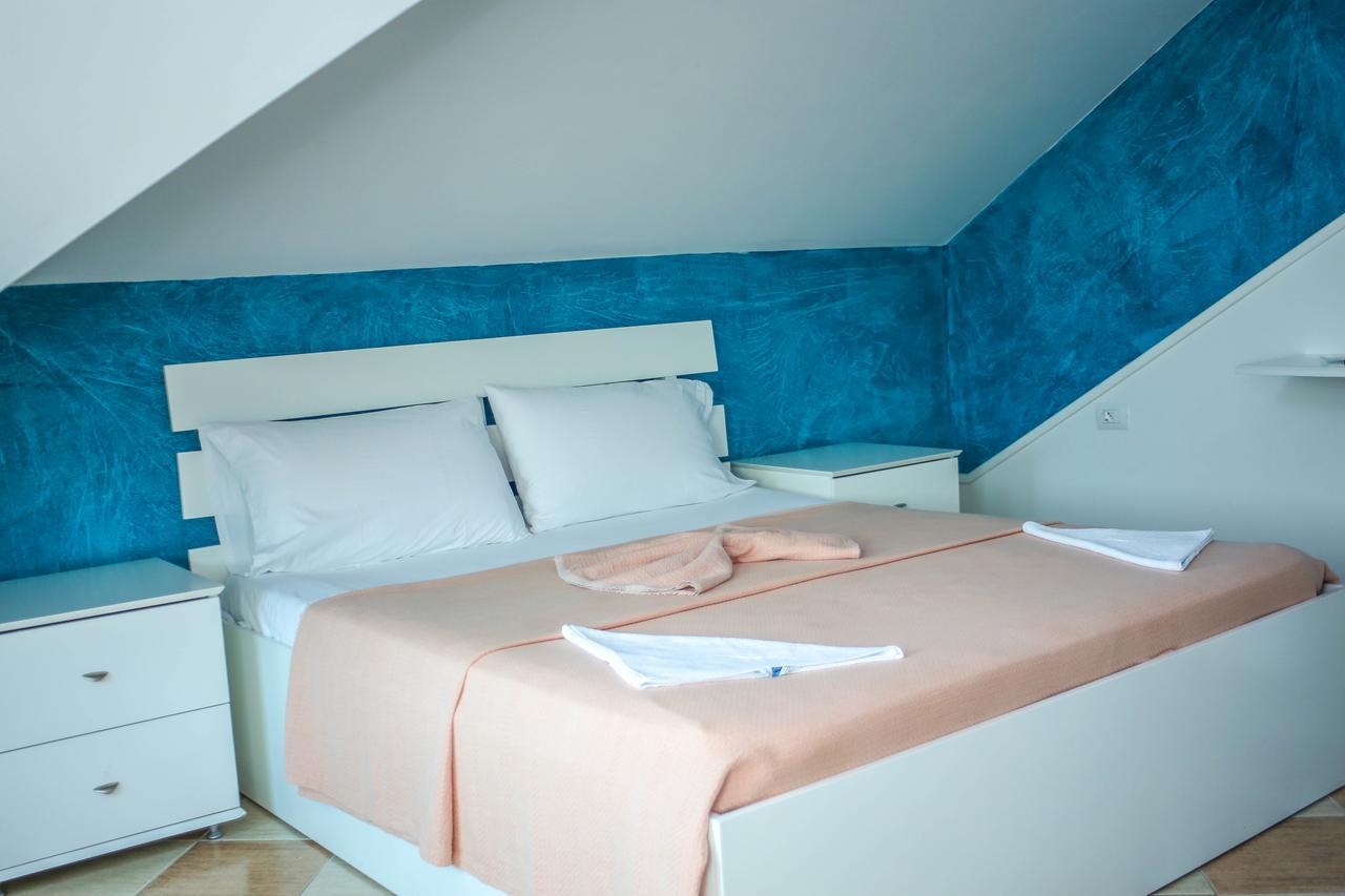 Hotel Vila Aeroport Ринас Экстерьер фото