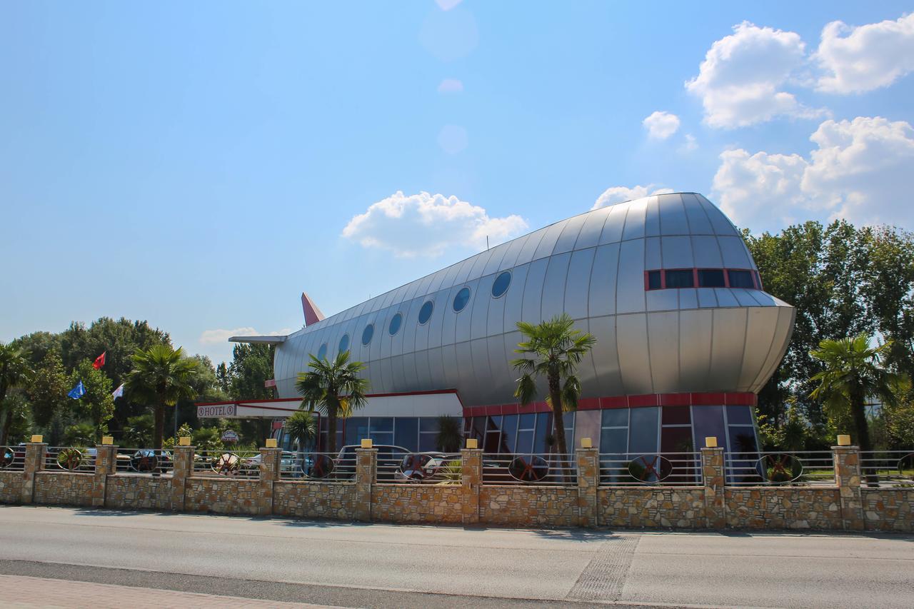 Hotel Vila Aeroport Ринас Экстерьер фото